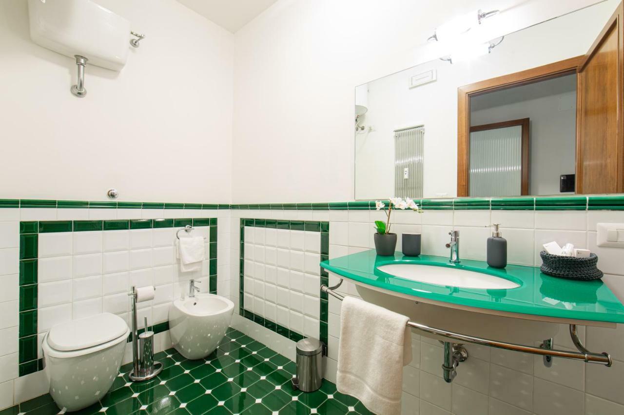 Lombardia40 Luxury Suites Рим Экстерьер фото